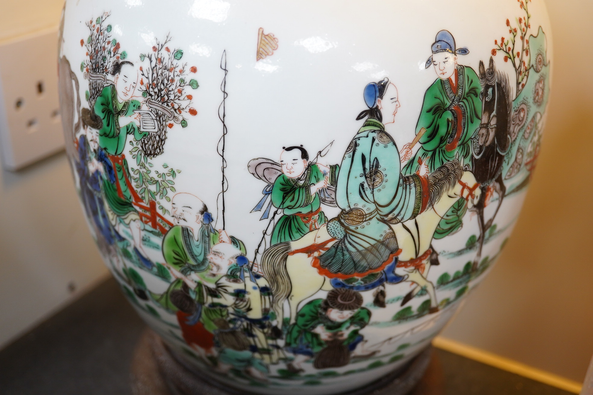 A pair of large Chinese famille verte globular jars and covers, early 20th century